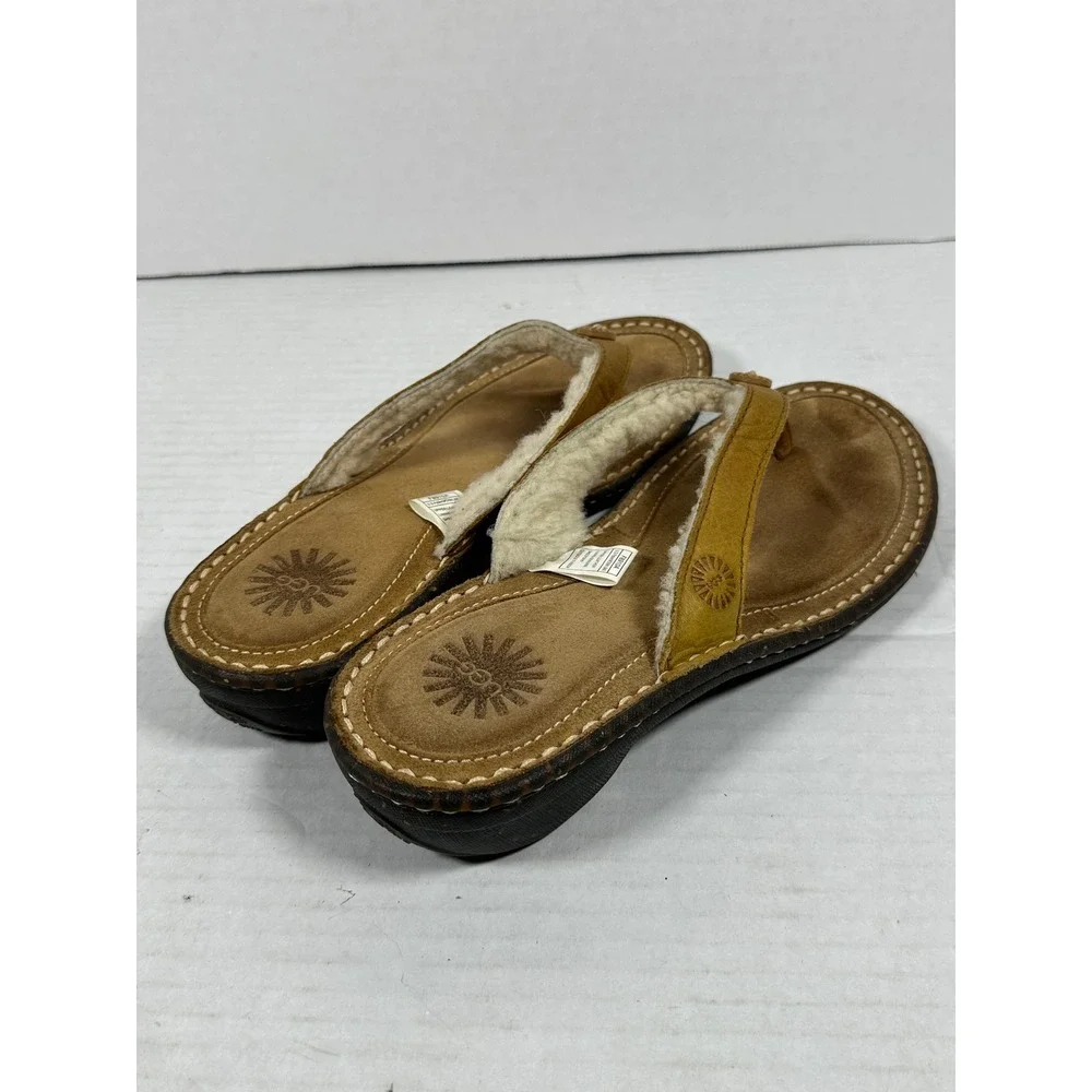 UGG Australia 1791 Leather Shearling Lined Thong Sandals Brown Mens 8 Womens 9.5